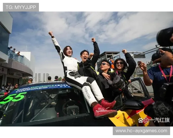 冠军赛终场哨响，球员泪洒赛场写下难忘瞬间，冠军被推出赛道